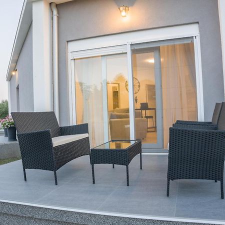 Apartmani Toni Drnis Exterior photo