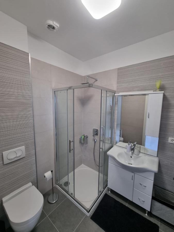 Apartmani Toni Drnis Exterior photo